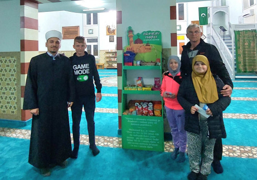 Džamijski market i nagrada za najredovnije najmlađe džematlije tokom mjeseca ramazana u Palutinskoj džamiji