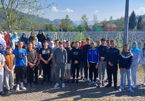 Posjeta maturanata osnovne škole iz Janje Potočarima, Srebrenici, Diviču i Kula Gradu