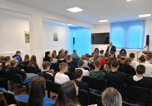 Kurs islama za srednjoškolce: Novi ciklus predavanja u medžlisima Bijeljina, Čelić, Janja i Teočak